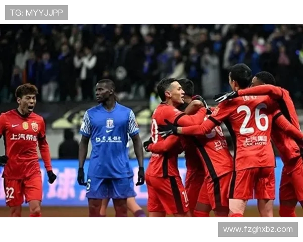 上海申花与梅州客家展开激烈对决 双方全力争胜力争积分